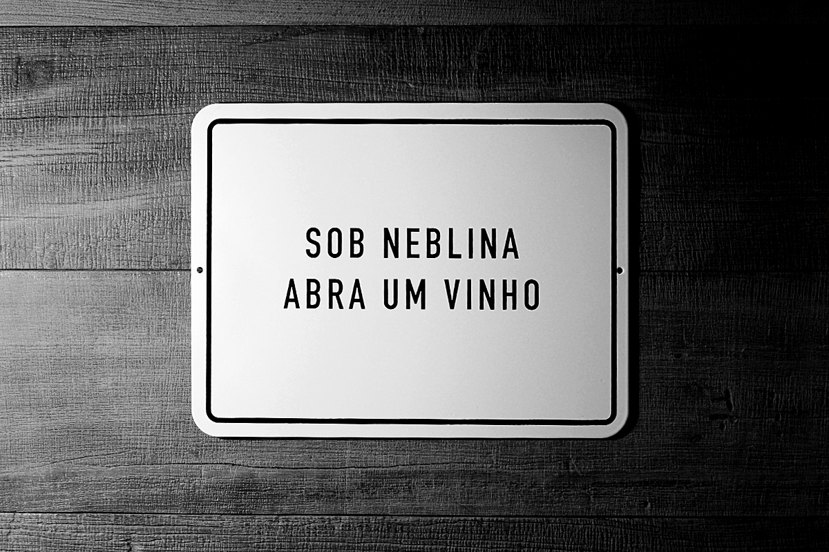 placa_vinho_1200x800px